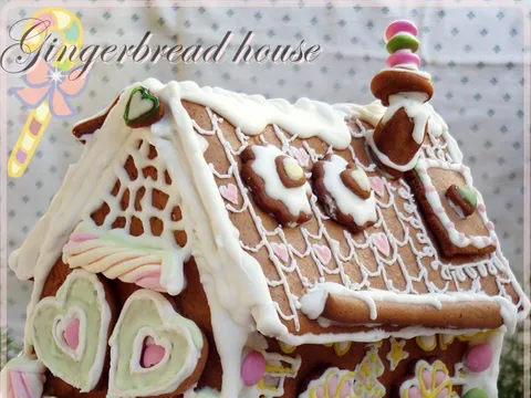 Gingerbread house 11