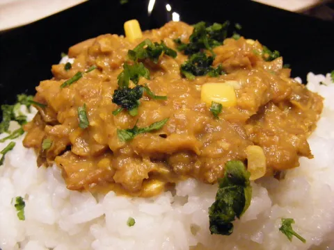 Curry umak od gljiva sa kukuruznom kremom