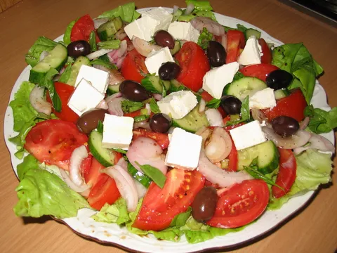 Moja nabacana ala Grčka salata