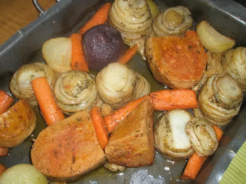 Vegansko pečenje od ˝crvenog mesa˝(seitan+povrće)