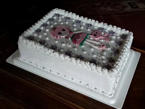 I još jednu tortu napravila baba za unuku Mionu