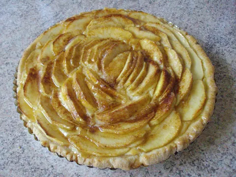 Mirisna pita s jabukama