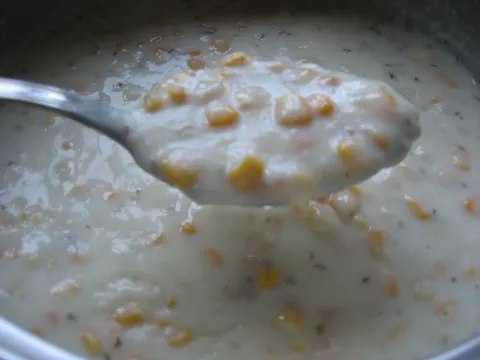 Kukuruz u besamel sosu