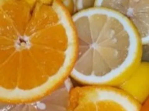 Sok  od koprive  limuna i pomorandze