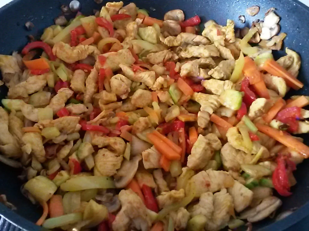 wok piletina s povrćem