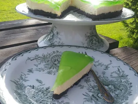 Oreo cheesecake sa belom cokoladom i lime