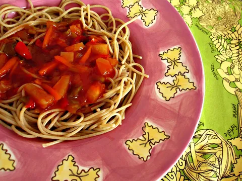 Integralne spagete u slatko-kiselom sosu