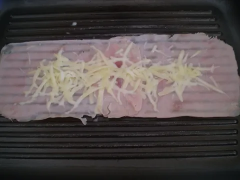 Topli sendviči sa grilovanom praškom šunkom