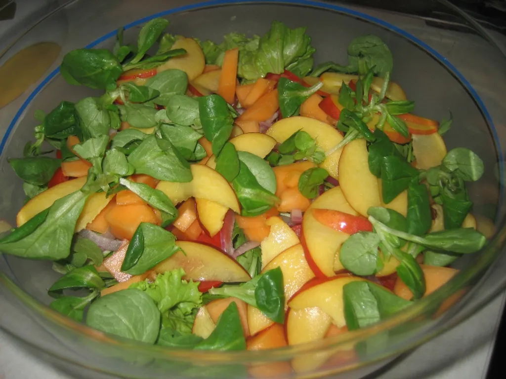 Salata s matovilcem i voćem