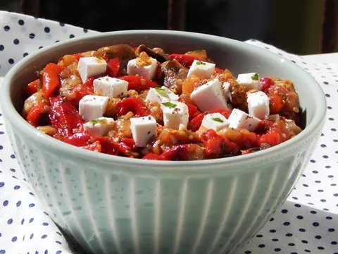 Salata od pečenih paprika i patlidžana