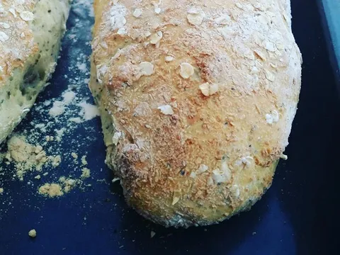 Hleb sa makom i pirovim brasnom