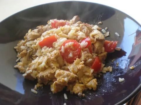 rižot sa soja sosom, piletinom i jajima
