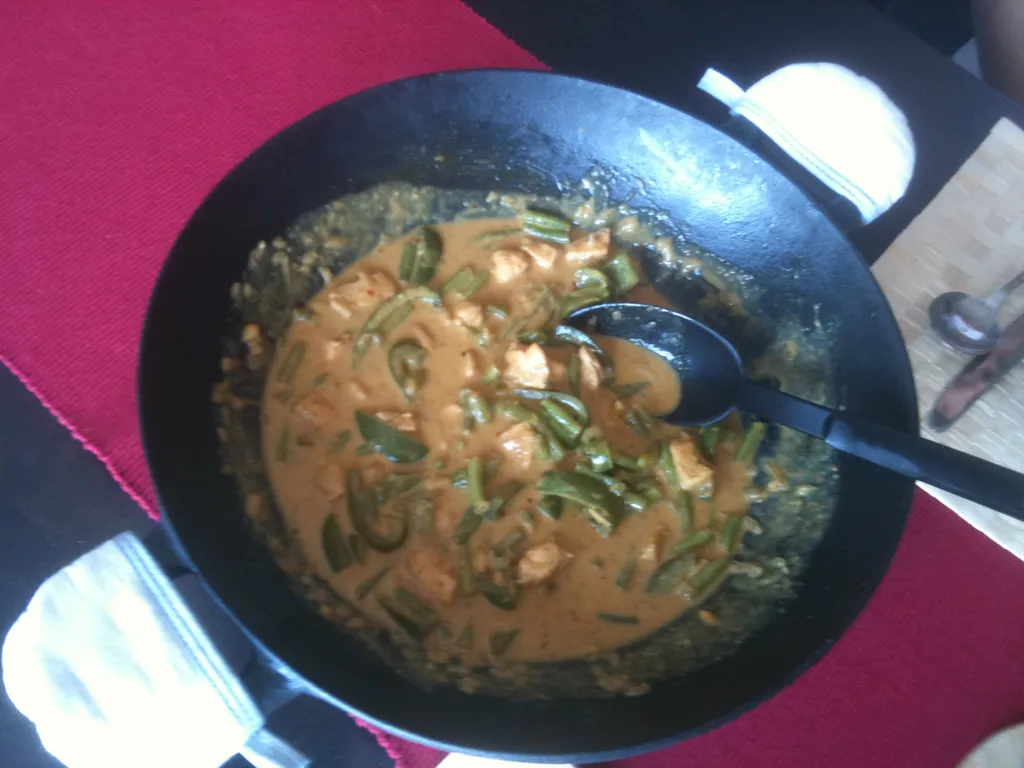Zeleni curry s piletinom