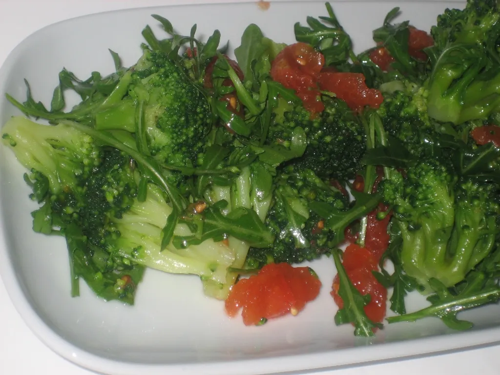 Salata od brokule i rikule