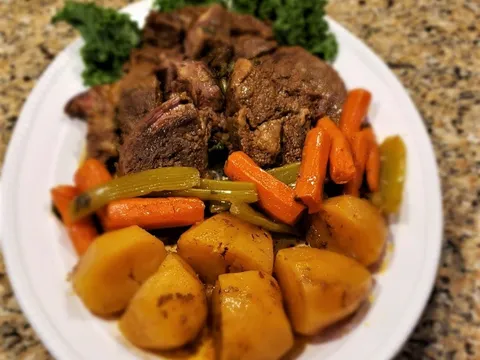 Slow cooker roast beef