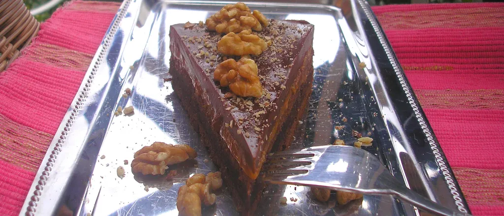 Cokoladna karamel torta