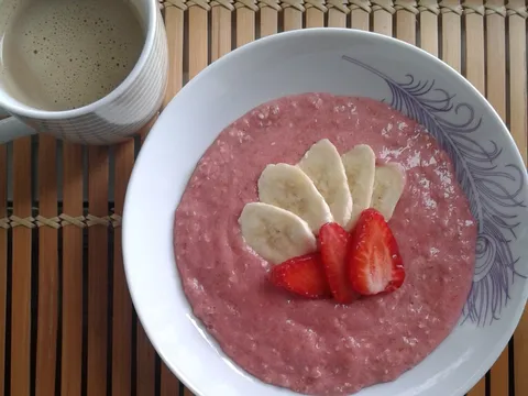 Strawberry porridge :)