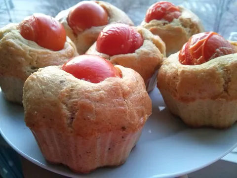 Slani muffini sa koktel paradajzom - anarad