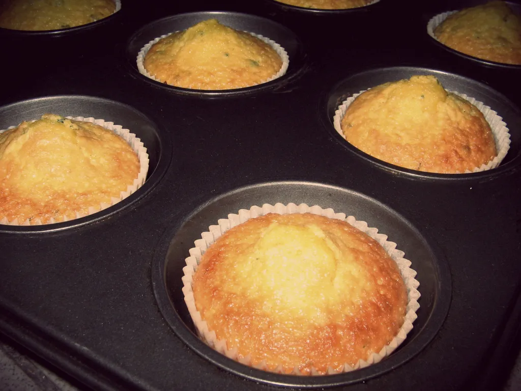 Muffini s matičnjakom (melisa/Lemon Balm)