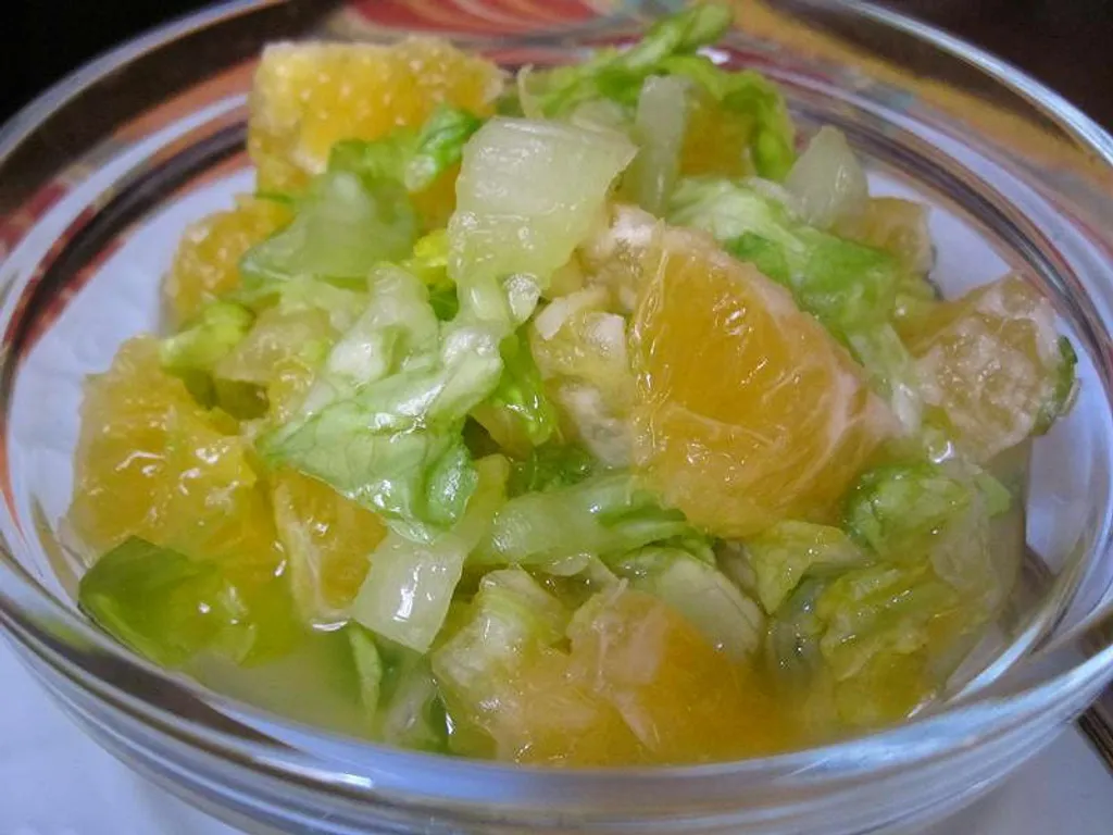 Zelena salata s narančom