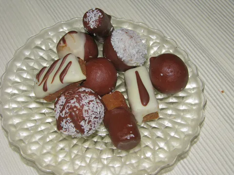 Bele trufle by Mignonne i Minjoni od cokolade, lesnika i ruma by Babuci