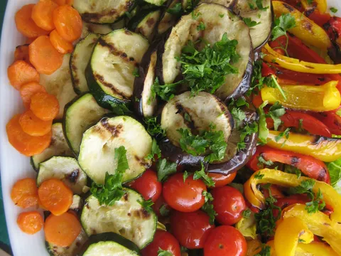 Salata od povrca sa grila