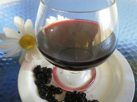 Borovniček  Rakija i vino od borovnica