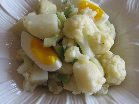 Karfiol i krompir salata