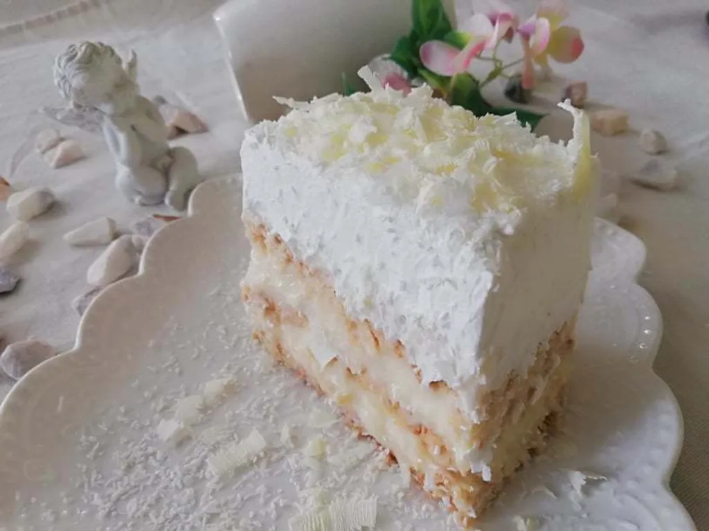 bijela keks torta