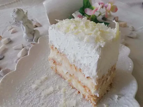 bijela keks torta