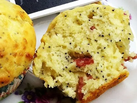 Muffini s kobasicom i makom