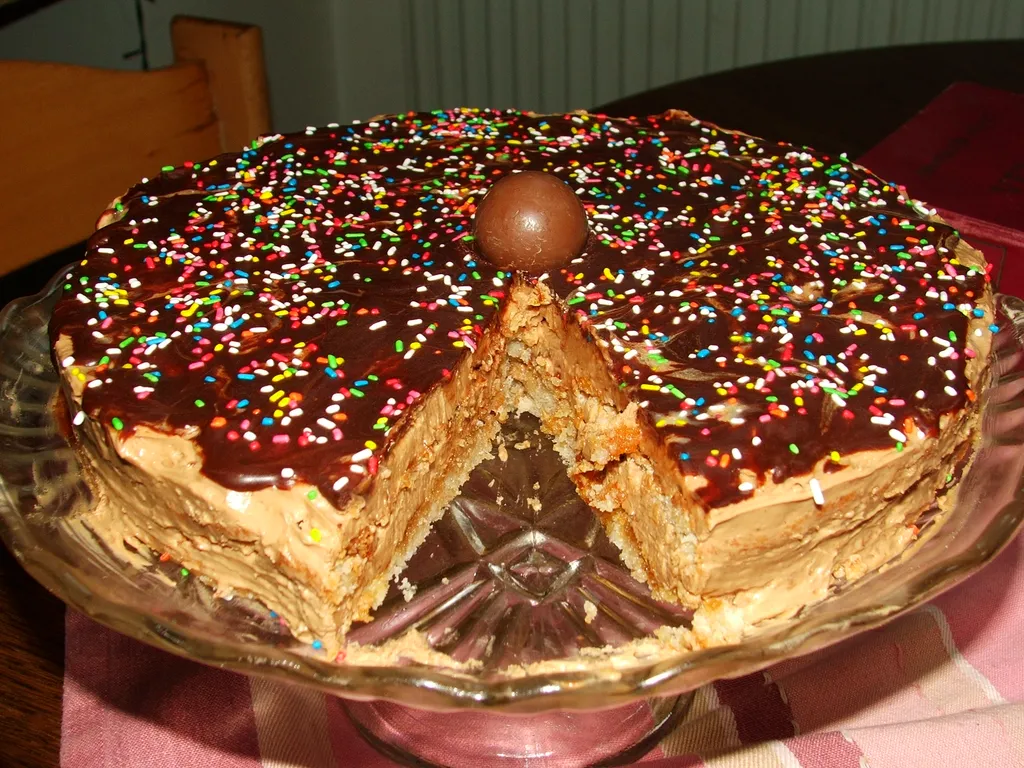 Krckava torta od lešnika i čokolade