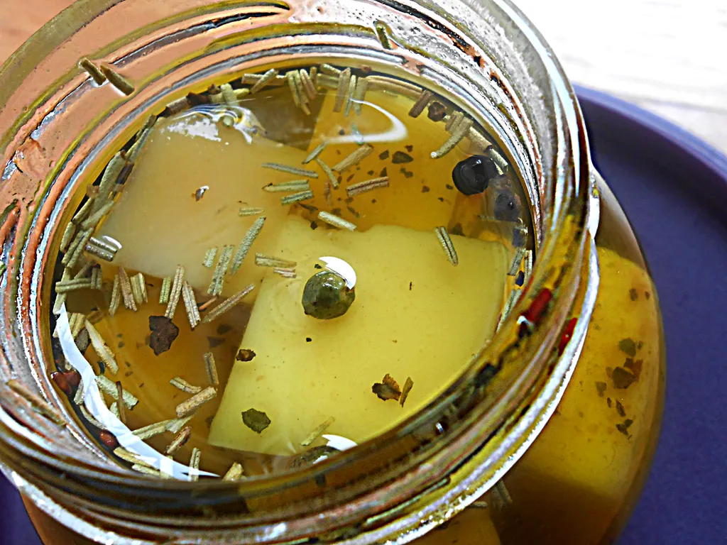 Začinjeni livanjski sir u maslinovom ulju