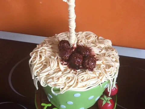 meatballs and spaghetti cake