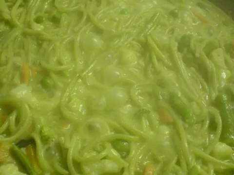 Zeleni spageti u povrću