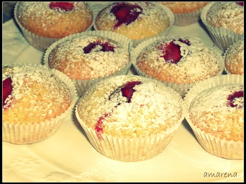 Strawberry muffins :)