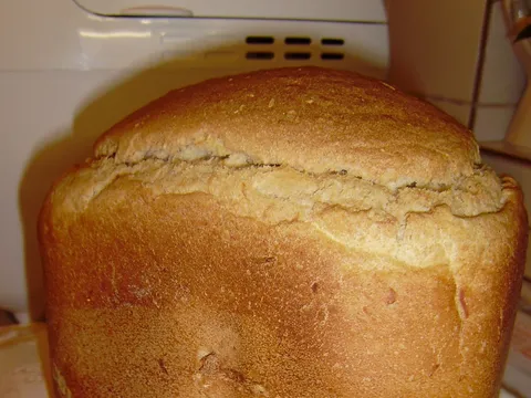 Kruh iz pekača sa krumpirom i kiselim vrhnjem