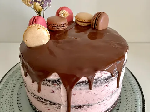 Cokoladna torta s visnjama 
