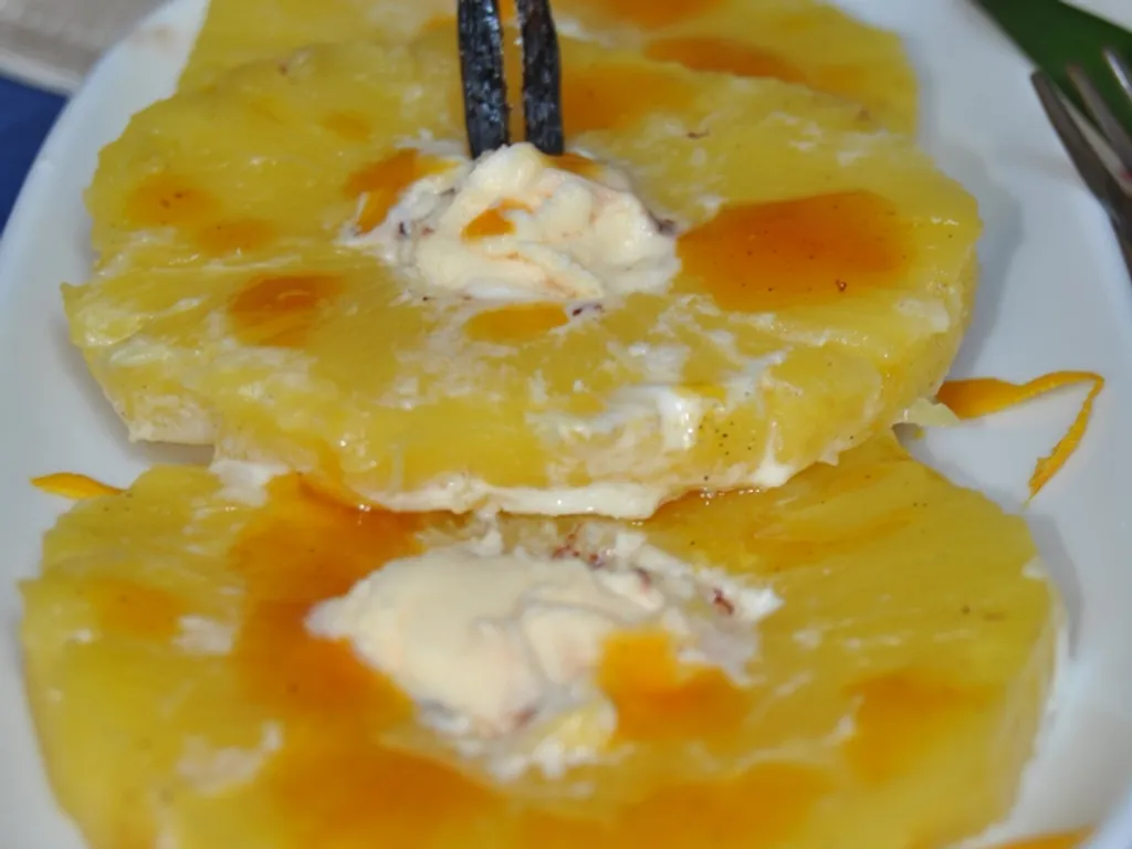 Ananas s mirisom vanilije i naranče