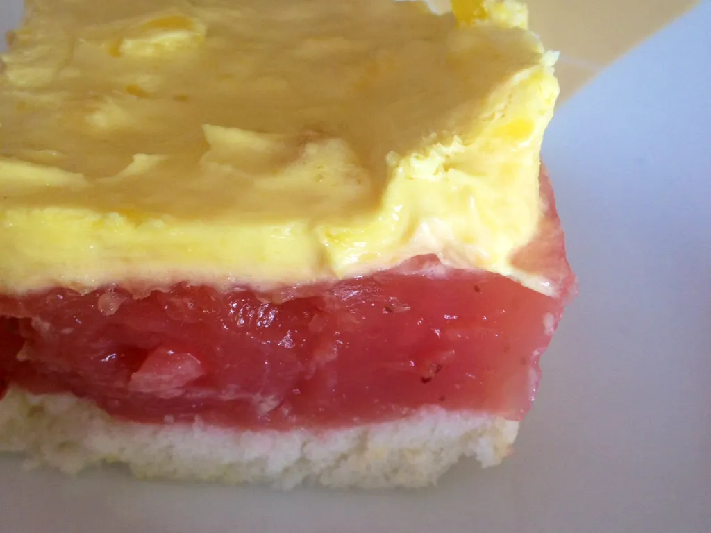 Strawberry lemon cake