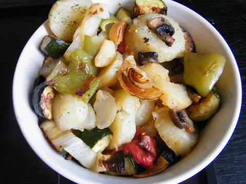 Krompir salata sa pecenim povrcem