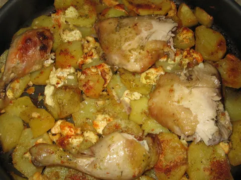 Peceni bataci sa pikantnim krompirom