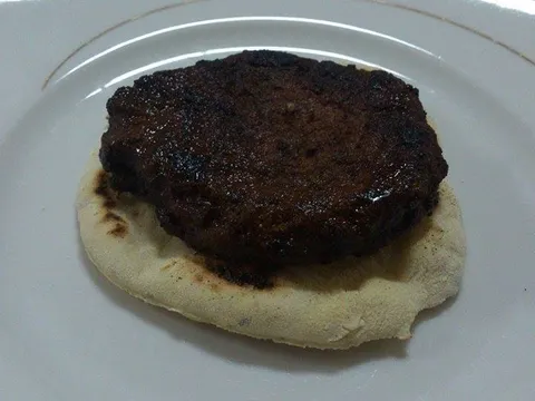 dukan burger by Elune and naan pogaće by Meddina