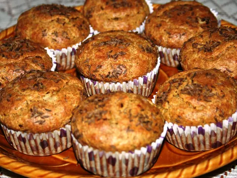 Zdravi integralno kukuruzni slani muffini