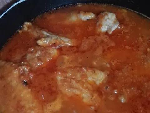Piletina u sosu od ajvra i belog vina
