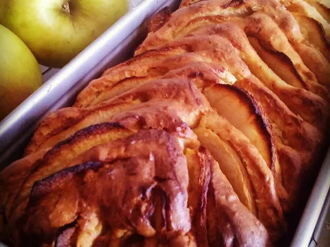 voćni kolač s jabukom