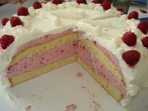Ljubavna torta po pola :)