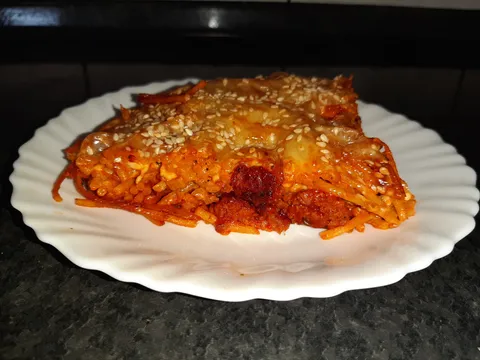 Zapečene špagete sa dva sosa