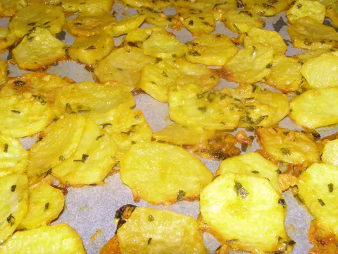 Zapečeni žuti krumpir