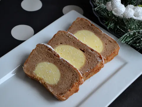 Aromatični kolač sa cimetom i kuglicama od sira